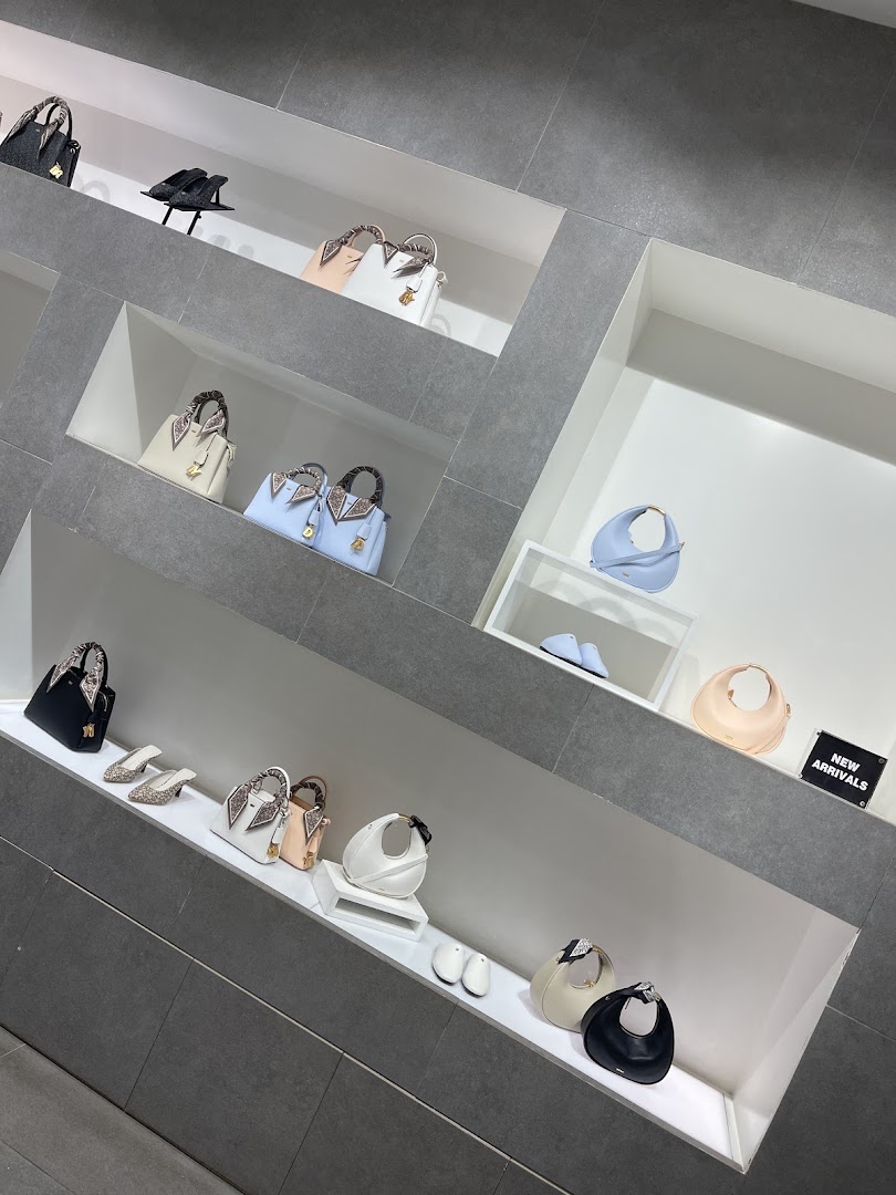 DKNY