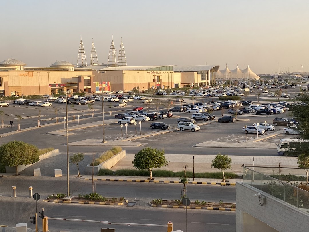 Granada Mall Parking